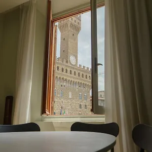 https://signoria-n5.it-tuscanyhotel.com